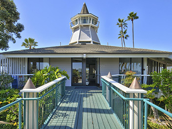 photo of the marina club entryway